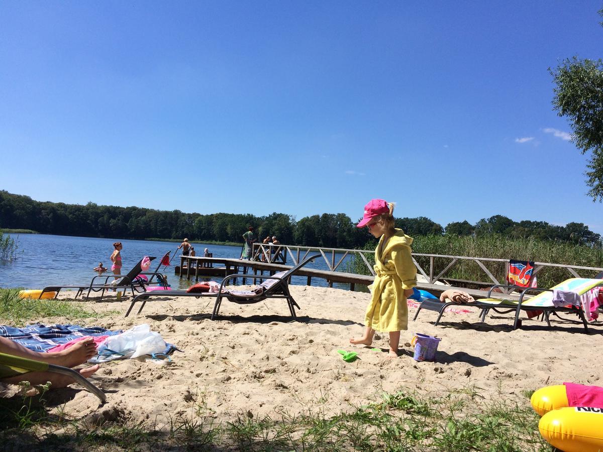 Stajnia Sarnowek Nad Jeziorem Rozany Rozajny Wielkie ภายนอก รูปภาพ