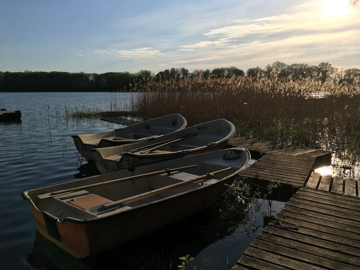 Stajnia Sarnowek Nad Jeziorem Rozany Rozajny Wielkie ภายนอก รูปภาพ