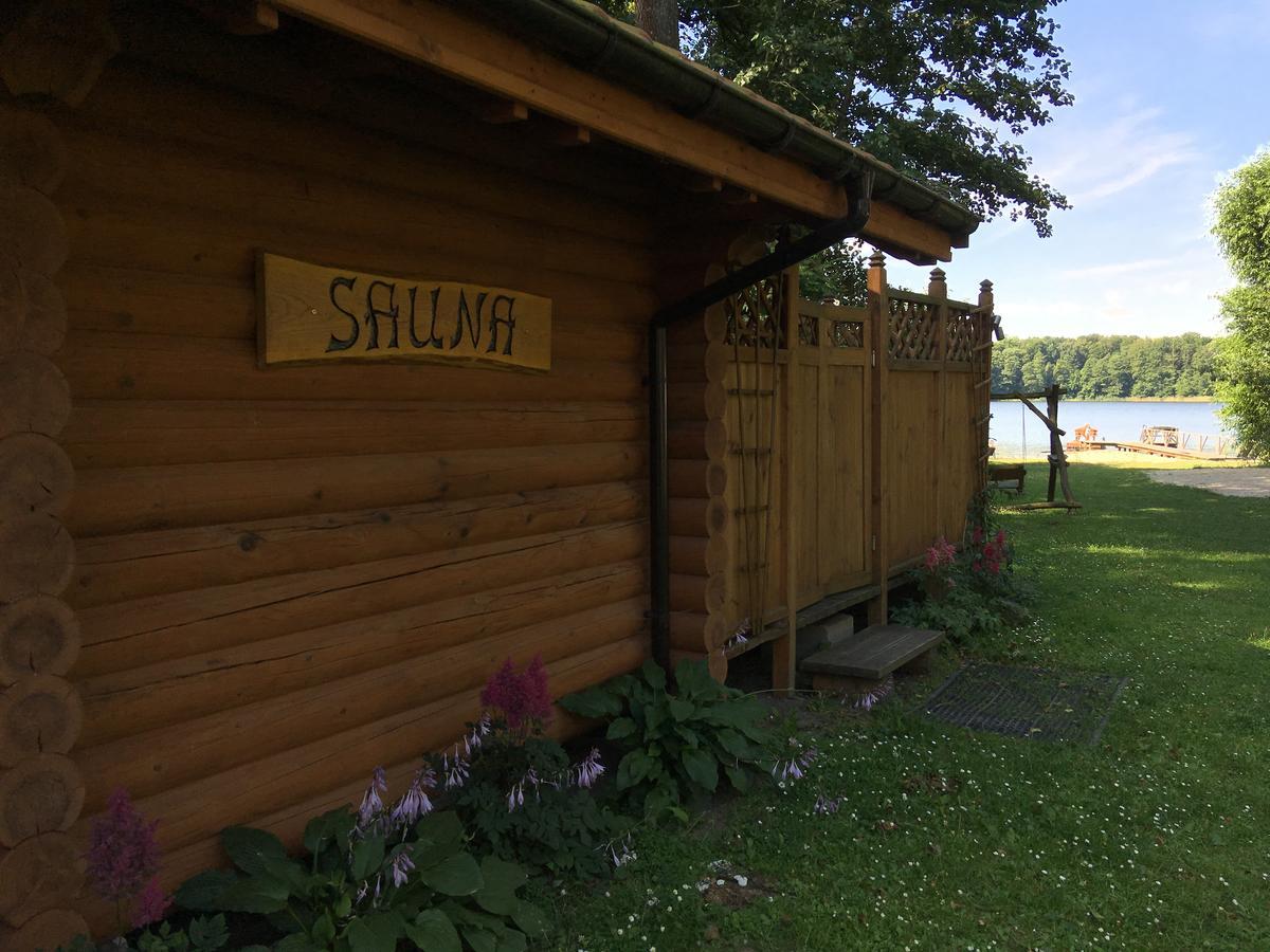 Stajnia Sarnowek Nad Jeziorem Rozany Rozajny Wielkie ภายนอก รูปภาพ